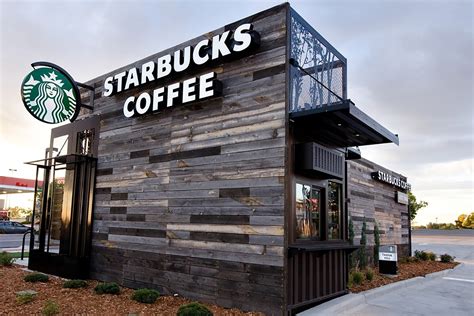 Roughly 60 million people visit Starbucks locations around the world each week, which would be over 3 trillion visitors yearly. The average Starbucks customer visits the store six ...